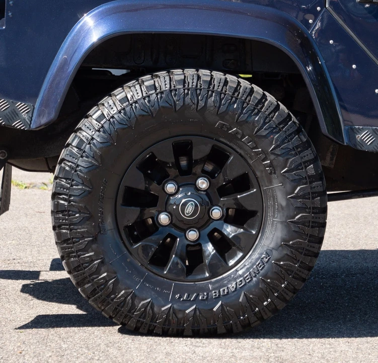 2014 Land Rover Defender 110 - Image 21 of 30