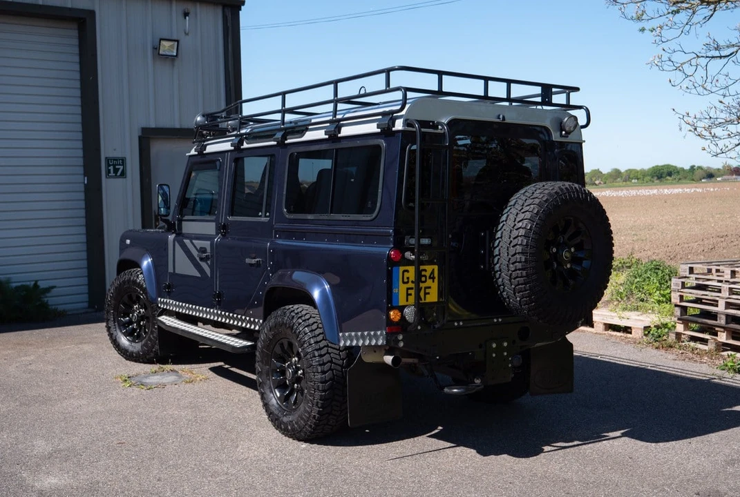 2014 Land Rover Defender 110 - Image 10 of 30