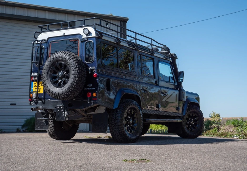 2014 Land Rover Defender 110 - Image 15 of 30