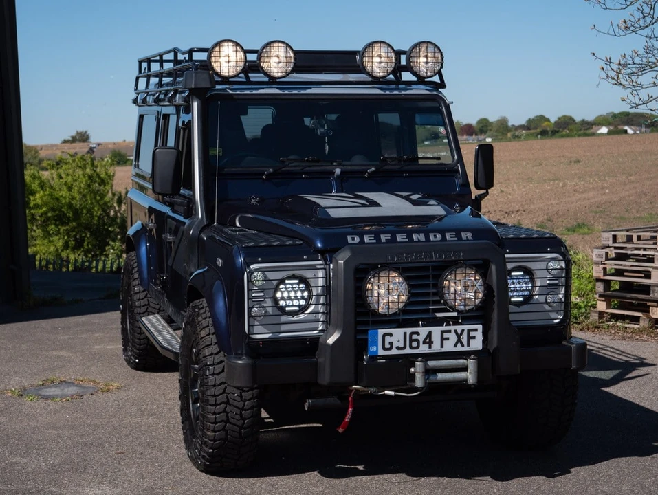 2014 Land Rover Defender 110 - Image 17 of 30