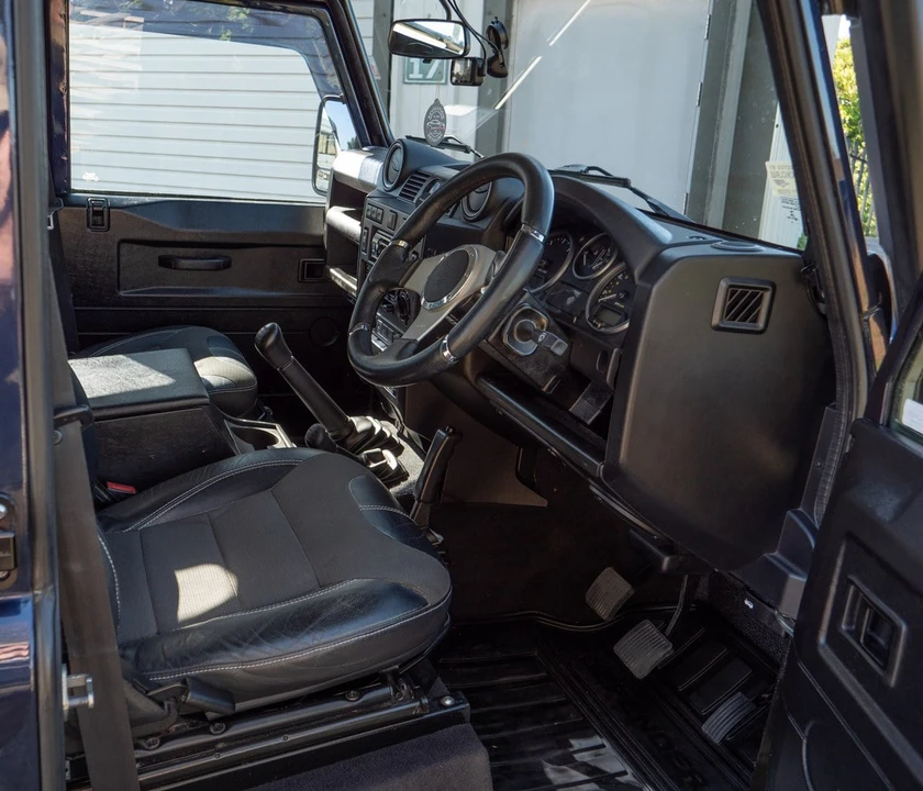 2014 Land Rover Defender 110 - Image 23 of 30