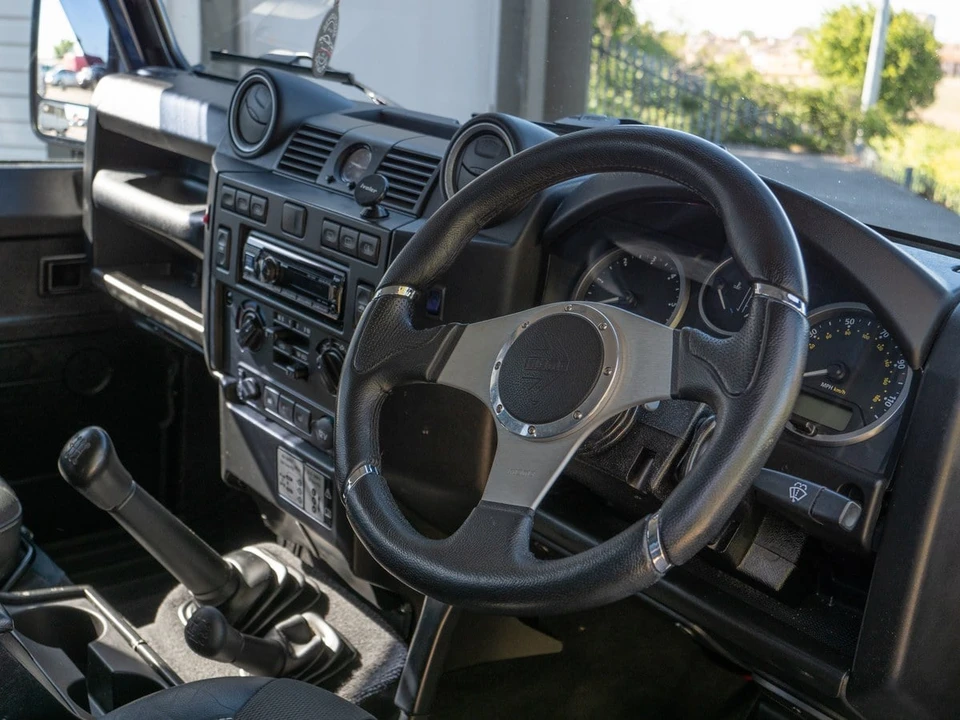 2014 Land Rover Defender 110 - Image 24 of 30