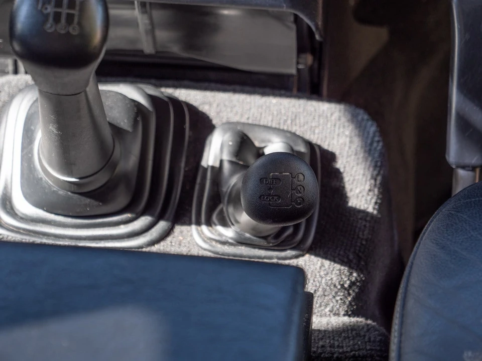 2014 Land Rover Defender 110 - Image 27 of 30