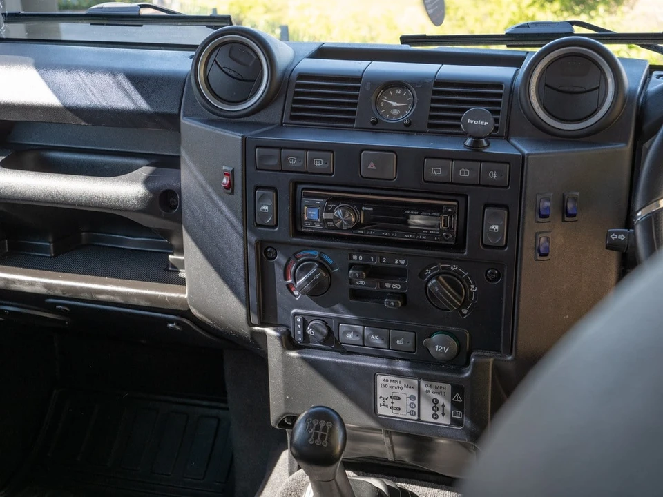 2014 Land Rover Defender 110 - Image 28 of 30