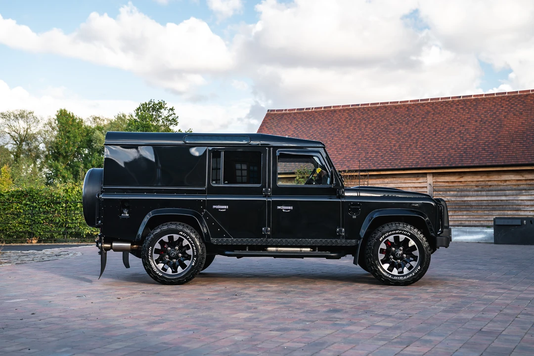 2014 Land Rover Defender 110 - Image 4 of 31