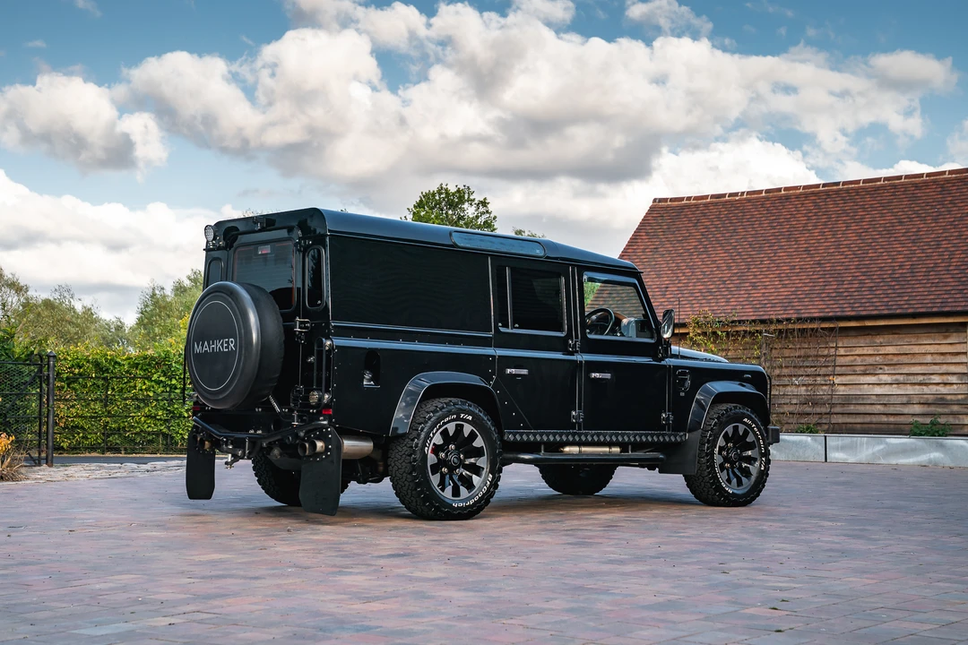 2014 Land Rover Defender 110 - Image 5 of 31