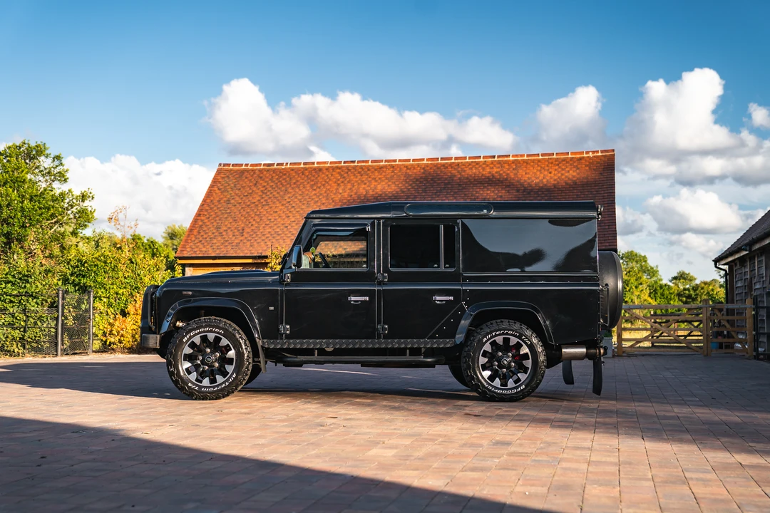 2014 Land Rover Defender 110 - Image 8 of 31