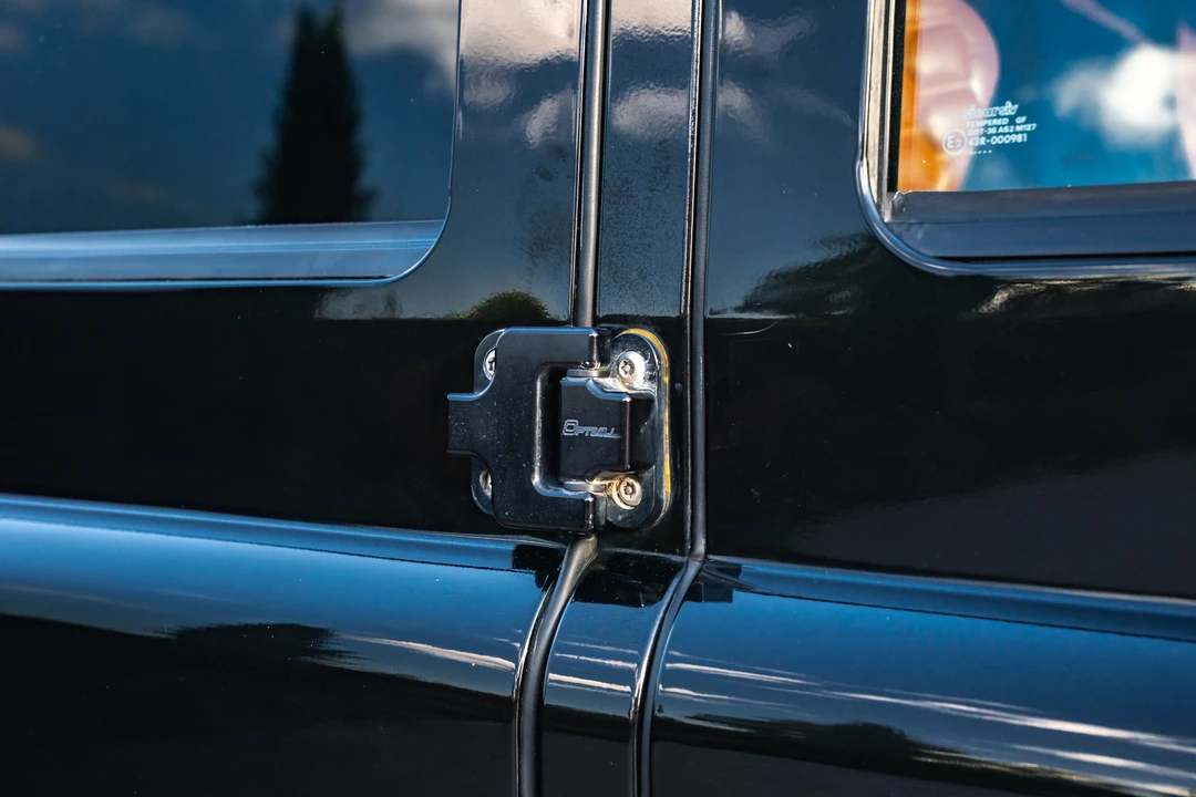 2014 Land Rover Defender 110 - Image 17 of 31