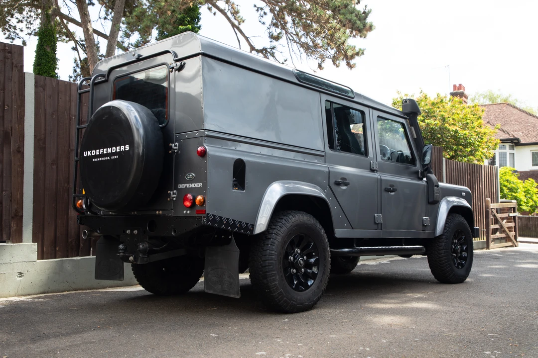2014 Land Rover Defender 110 - Image 11 of 31
