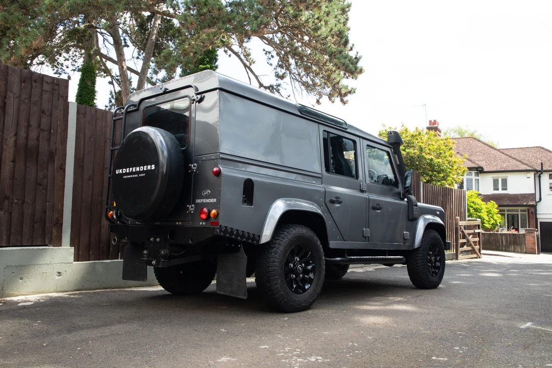 2014 Land Rover Defender 110 - Image 12 of 31