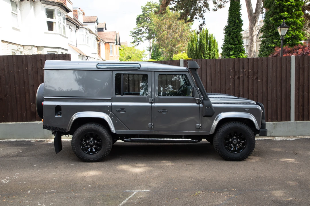 2014 Land Rover Defender 110 - Image 4 of 31