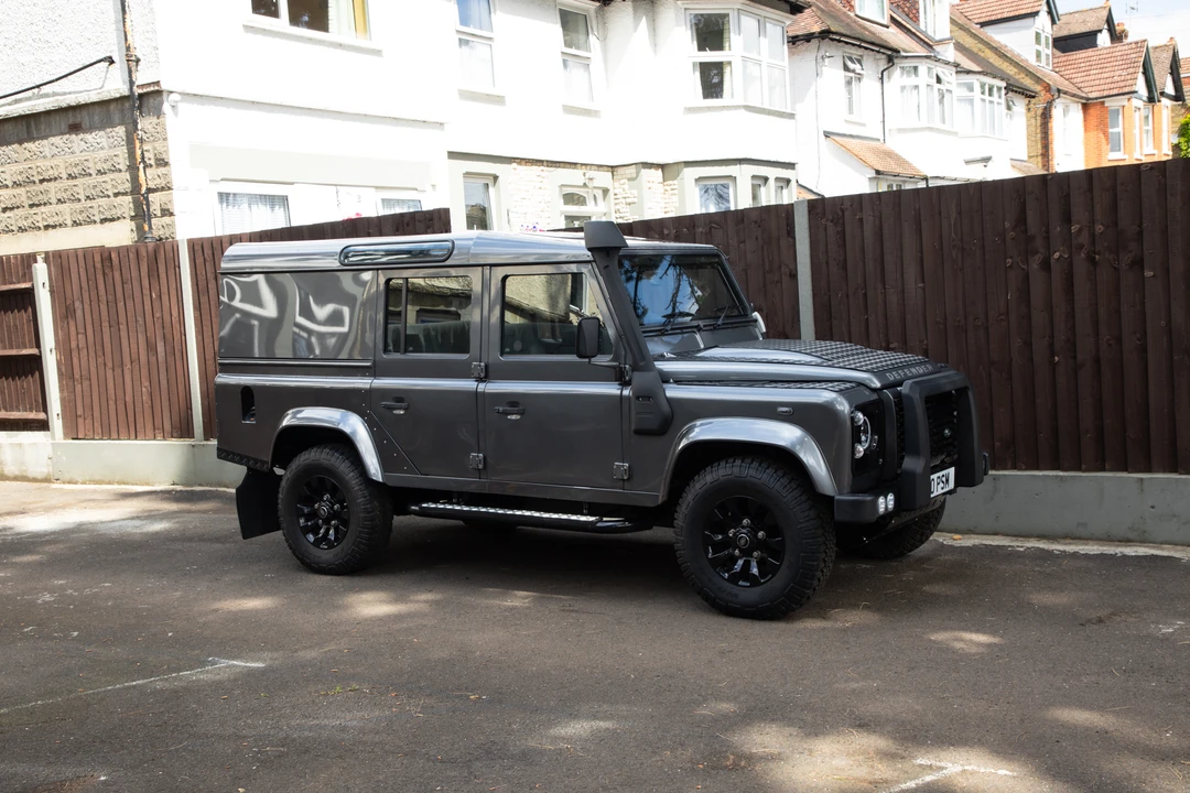 2014 Land Rover Defender 110 - Image 14 of 31