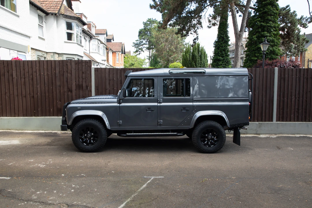 2014 Land Rover Defender 110 - Image 8 of 31