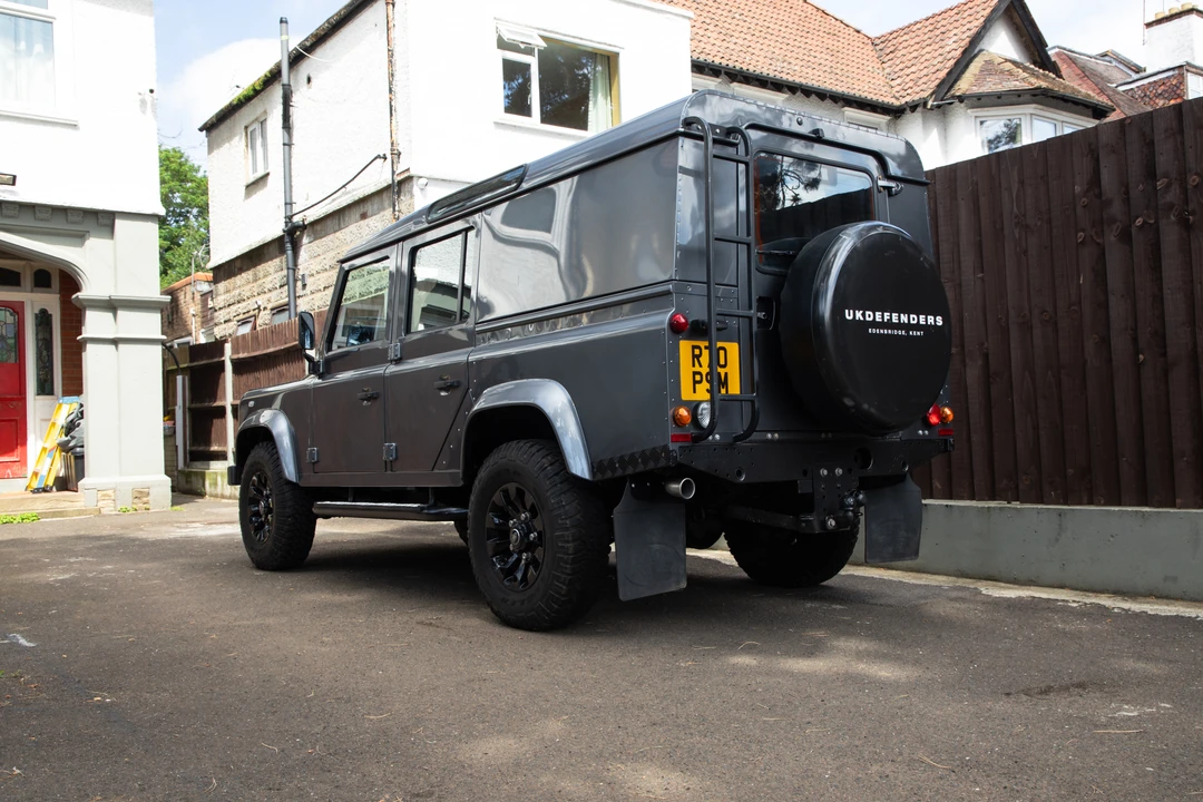 2014 Land Rover Defender 110 - Image 7 of 31
