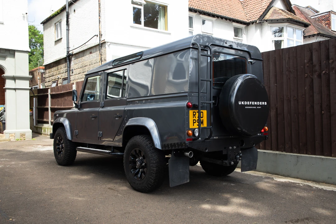 2014 Land Rover Defender 110 - Image 25 of 31
