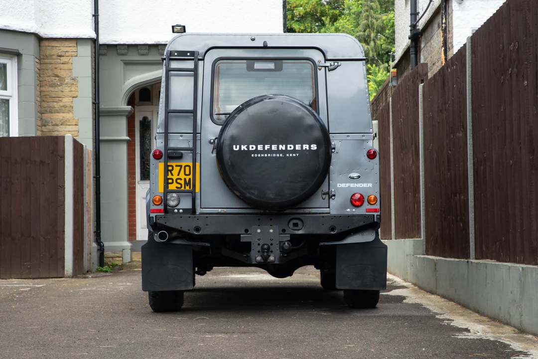2014 Land Rover Defender 110 - Image 26 of 31