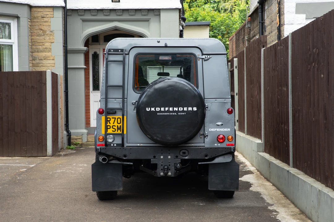 2014 Land Rover Defender 110 - Image 6 of 31