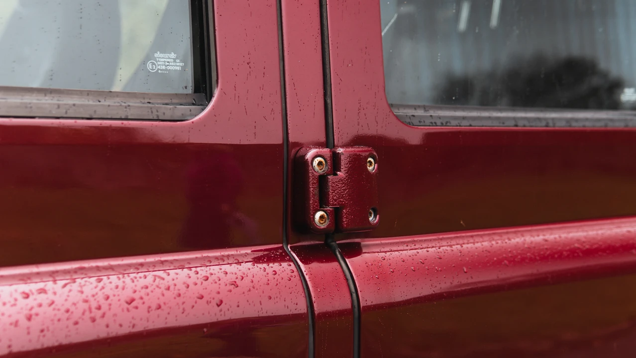2014 Land Rover Defender 110 - Image 15 of 31