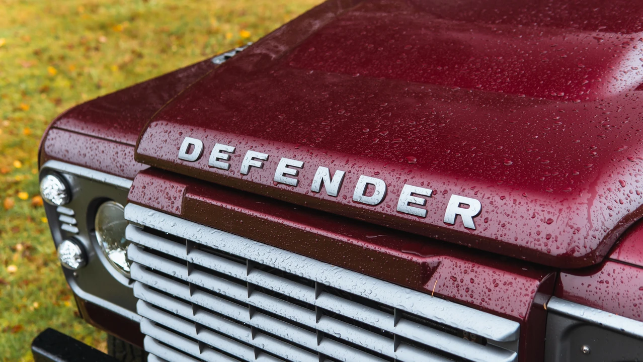 2014 Land Rover Defender 110 - Image 21 of 31