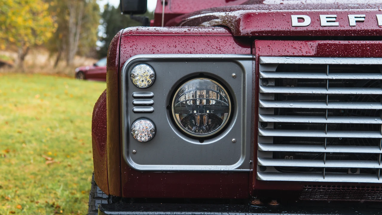 2014 Land Rover Defender 110 - Image 24 of 31