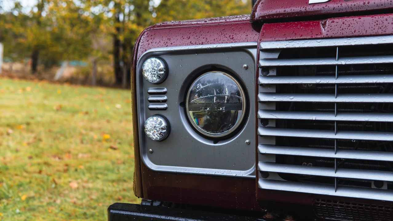 2014 Land Rover Defender 110 - Image 25 of 31