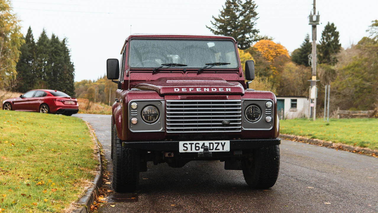 2014 Land Rover Defender 110 - Image 2 of 31