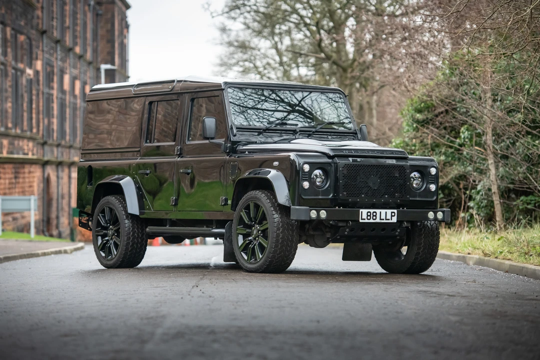 2014 Land Rover Defender 110 - Image 16 of 31