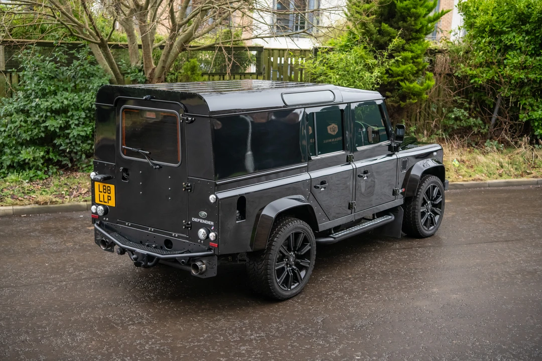 2014 Land Rover Defender 110 - Image 15 of 31
