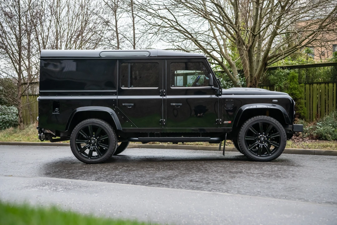 2014 Land Rover Defender 110 - Image 10 of 31