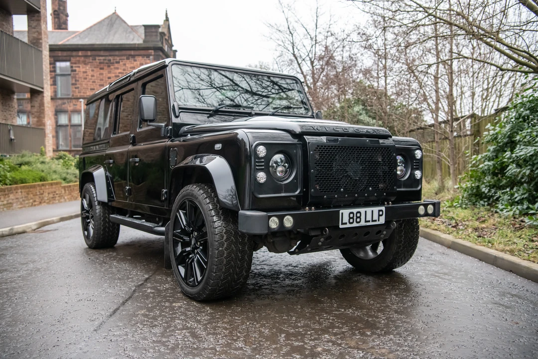 2014 Land Rover Defender 110 - Image 17 of 31
