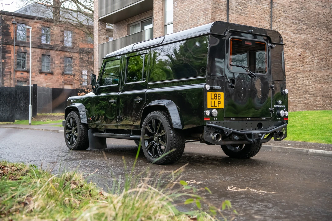 2014 Land Rover Defender 110 - Image 5 of 31