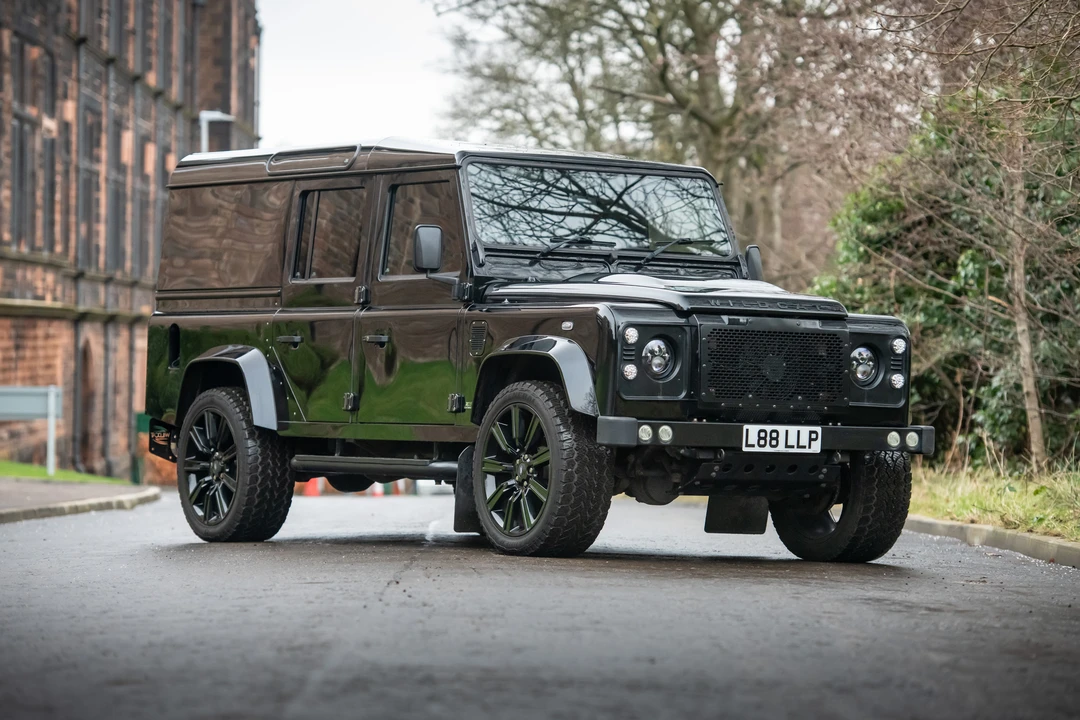 2014 Land Rover Defender 110 - Image 2 of 31