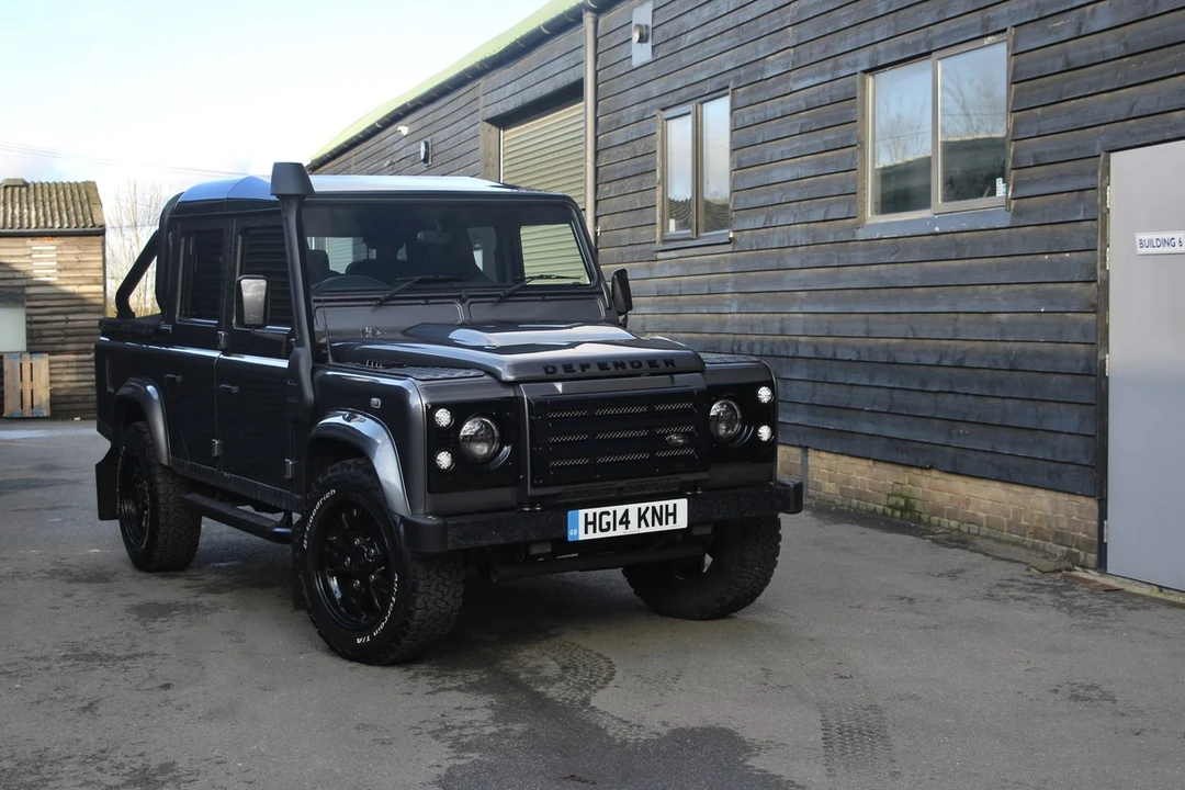 2014 Land Rover Defender 110 - Image 16 of 30
