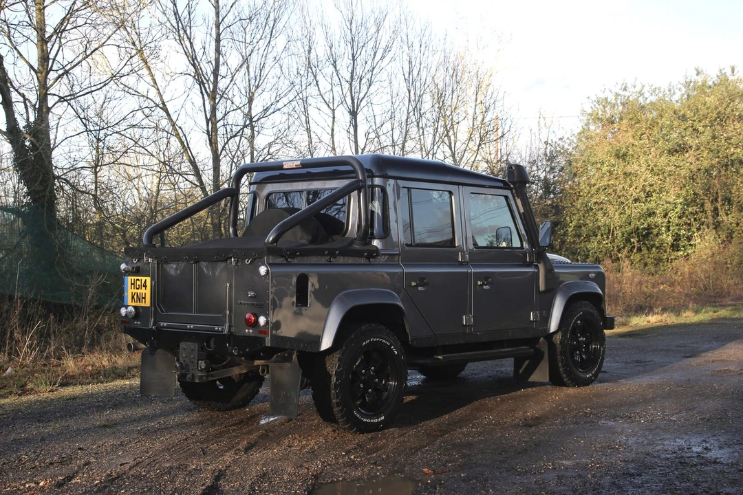 2014 Land Rover Defender 110 - Image 25 of 30