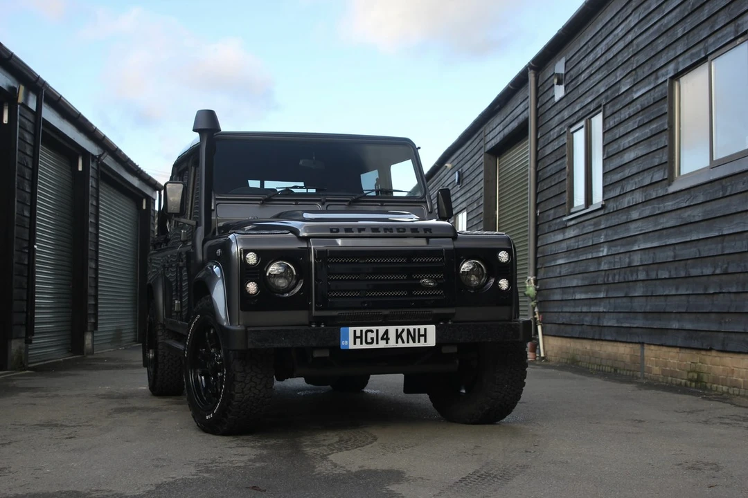 2014 Land Rover Defender 110 - Image 15 of 30