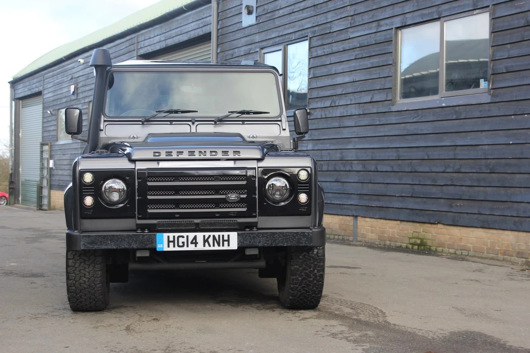 2014 Land Rover Defender 110 - Image 9 of 30