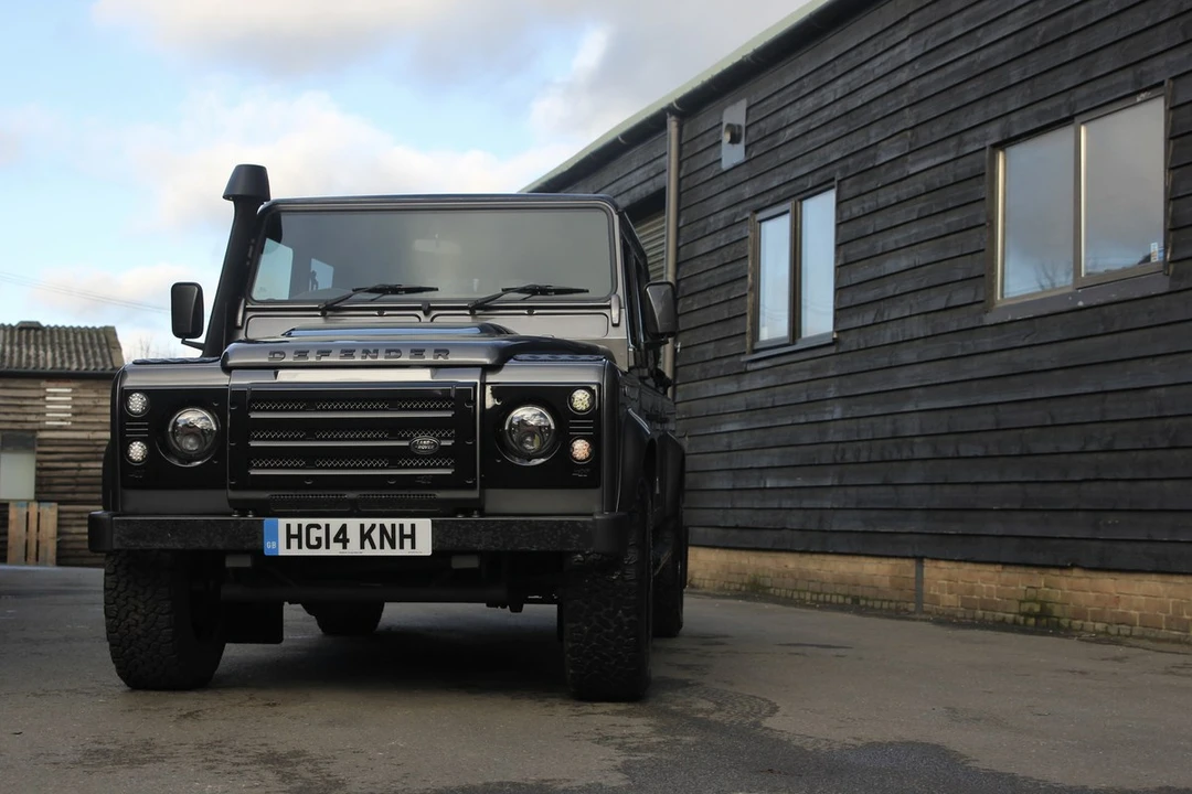 2014 Land Rover Defender 110 - Image 12 of 30