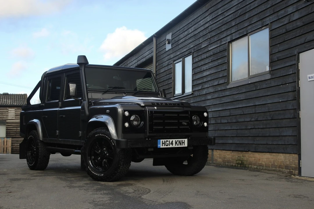 2014 Land Rover Defender 110 - Image 11 of 30