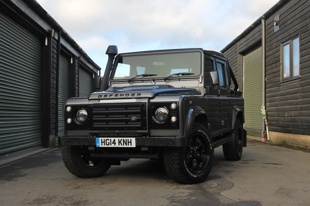 2014 Land Rover Defender 110 - Image 6 of 30