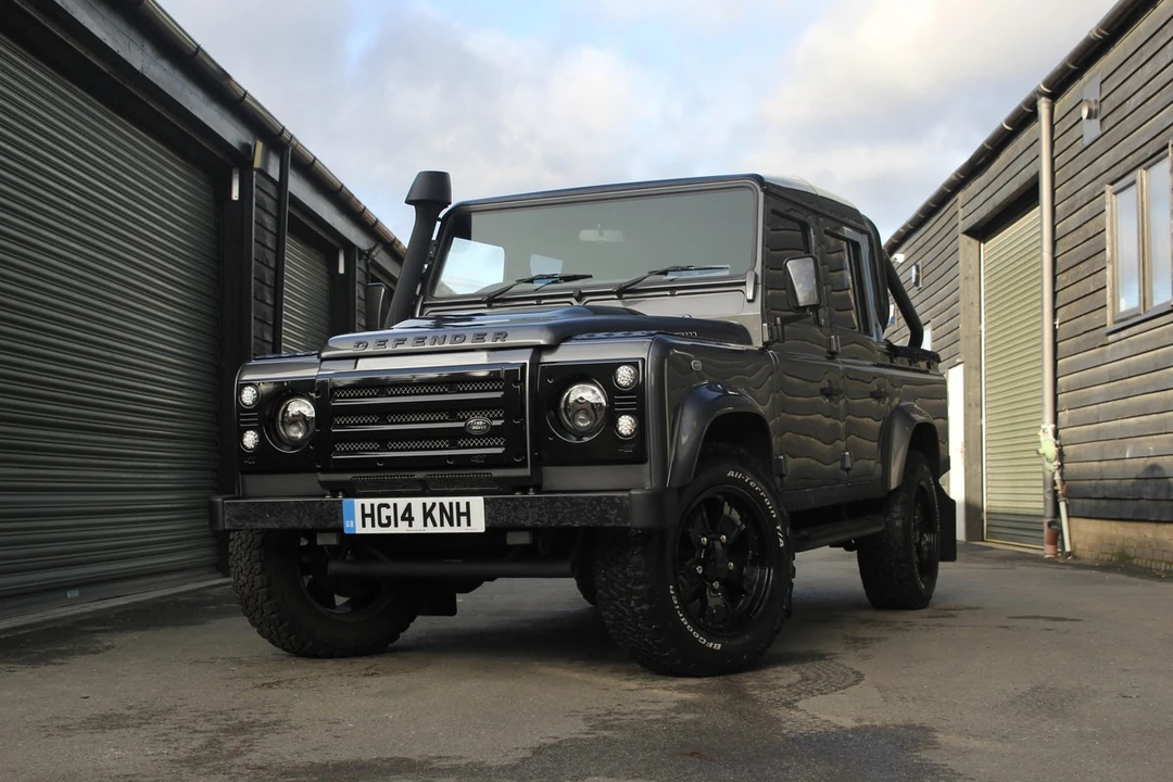 2014 Land Rover Defender 110 - Image 8 of 30