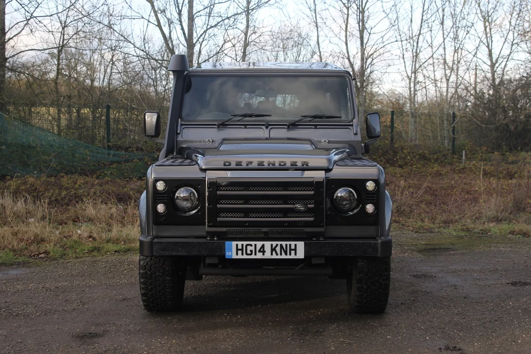 2014 Land Rover Defender 110 - Image 19 of 30