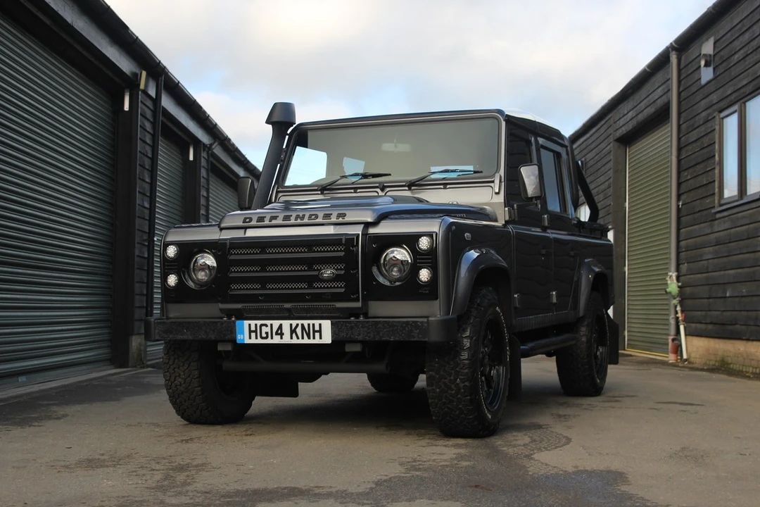 2014 Land Rover Defender 110 - Image 10 of 30