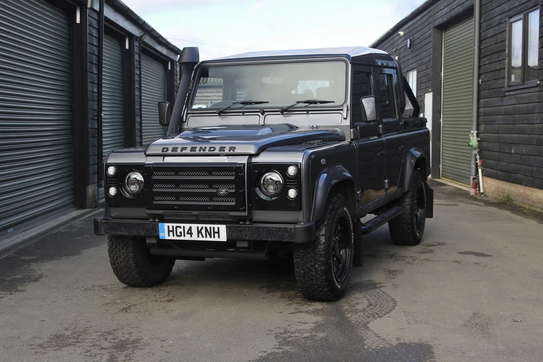 2014 Land Rover Defender 110 - Image 13 of 30