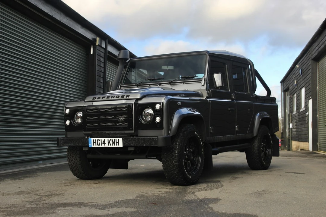 2014 Land Rover Defender 110 - Image 4 of 30