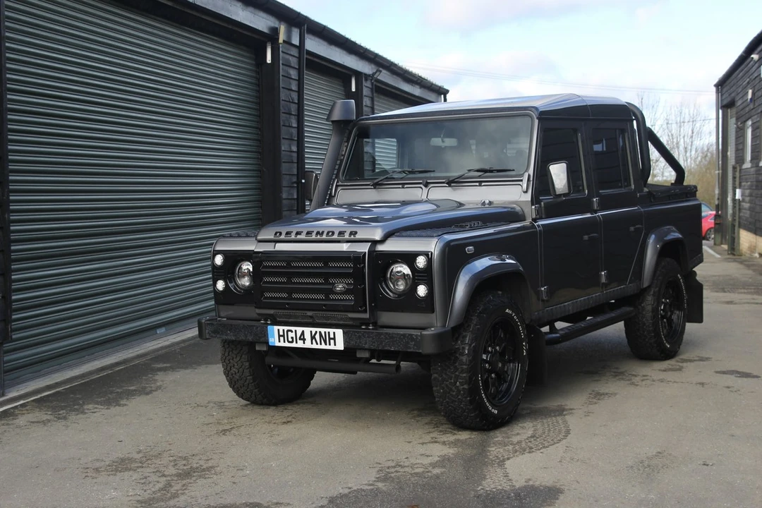 2014 Land Rover Defender 110 - Image 3 of 30