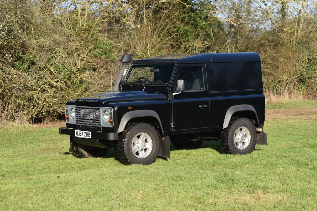 2014 Land Rover Defender 90 - Image 15 of 30