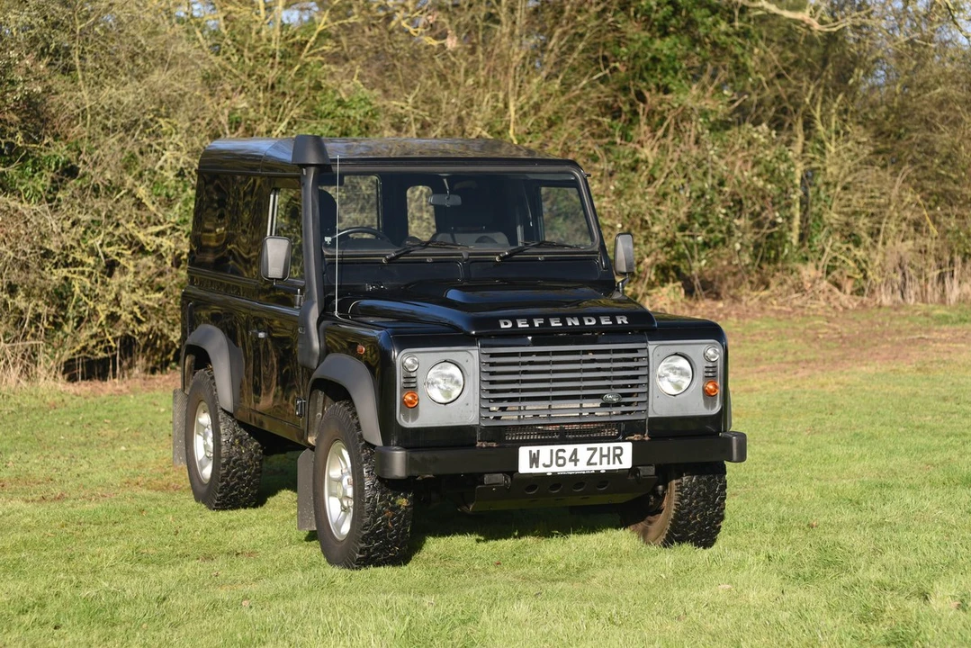 2014 Land Rover Defender 90 - Image 11 of 30