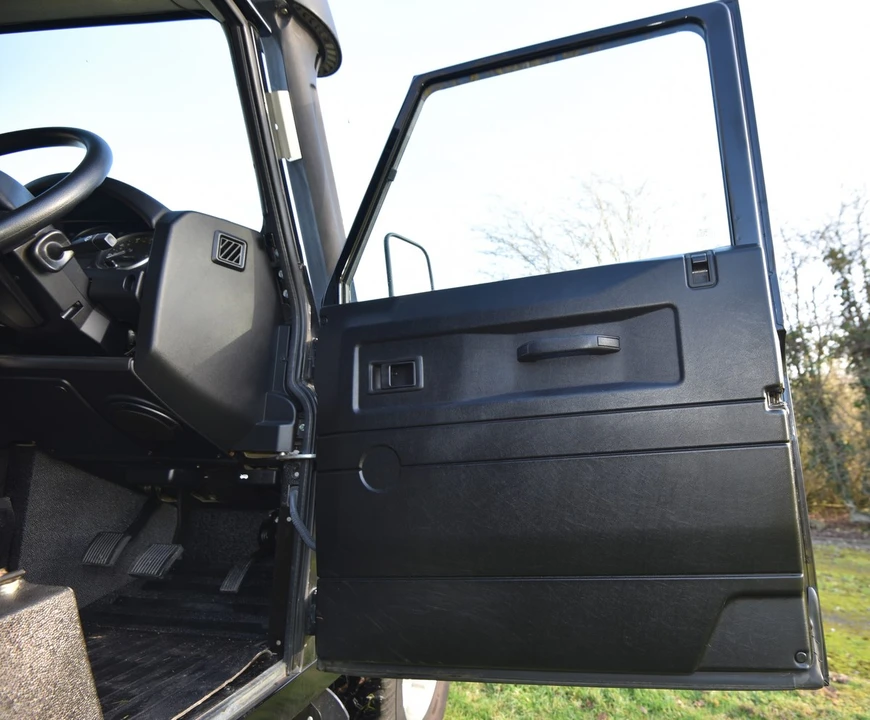 2014 Land Rover Defender 90 - Image 26 of 30