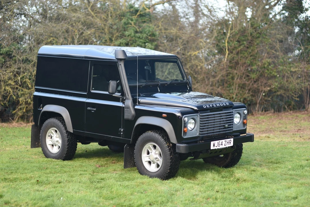 2014 Land Rover Defender 90 - Image 4 of 30