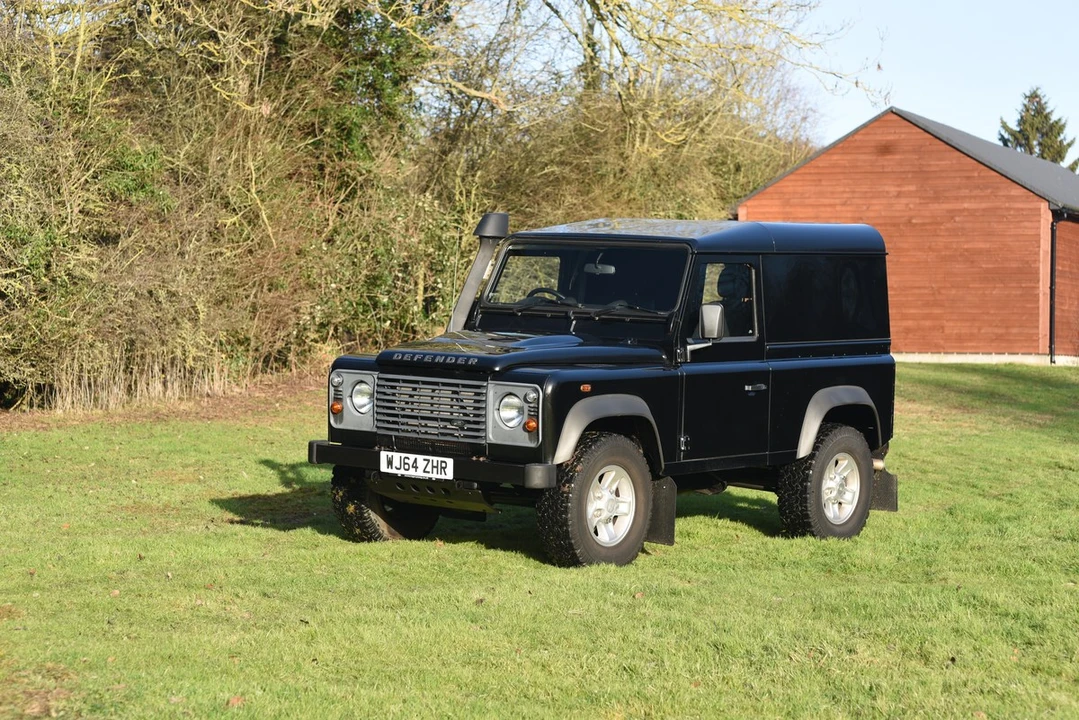 2014 Land Rover Defender 90 - Image 17 of 30